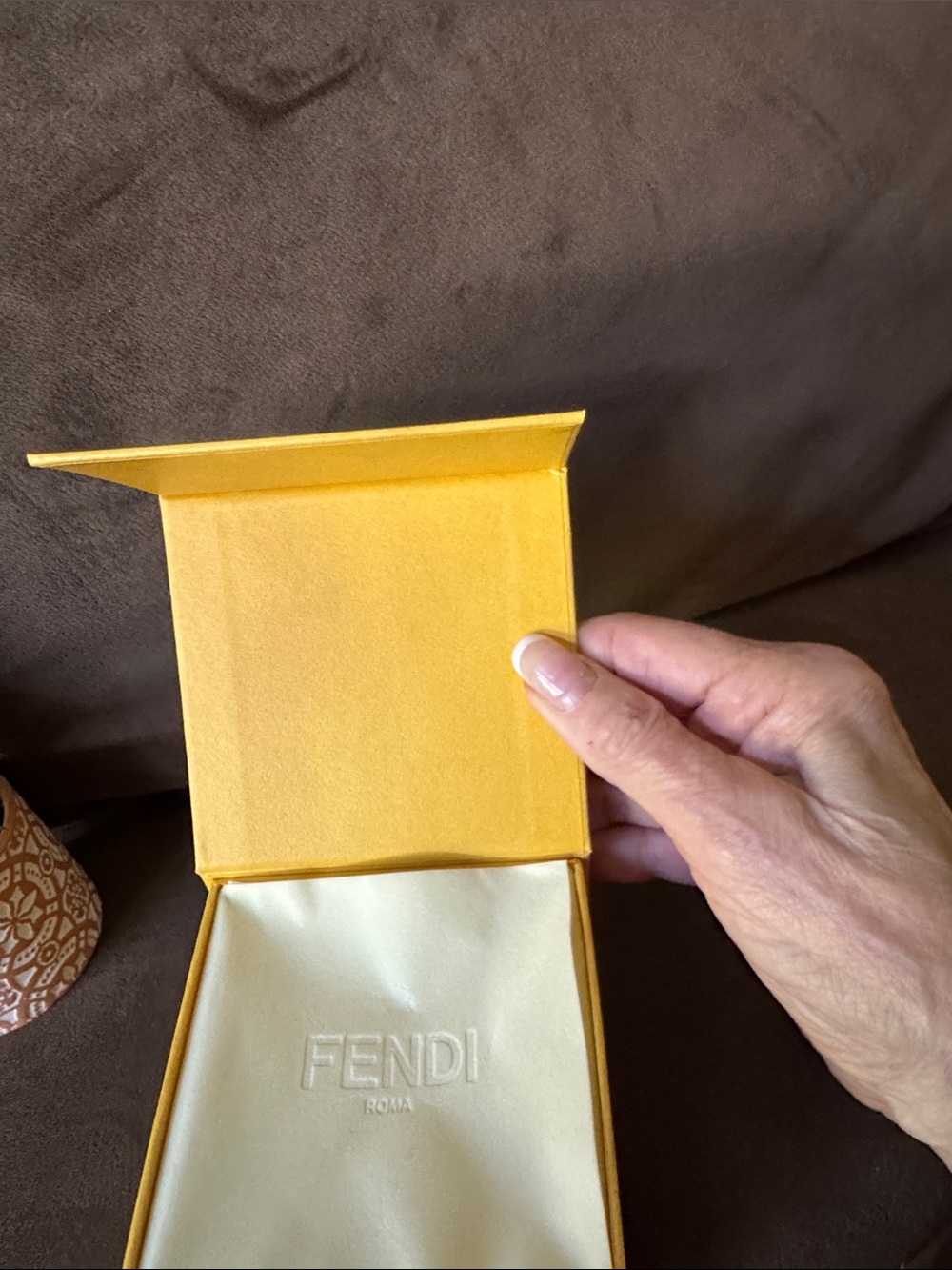 HOLD

Fendi Python Leather Magnetic Floral Brooch Bag Charm Made in Italy & Box - Picture 7 of 8